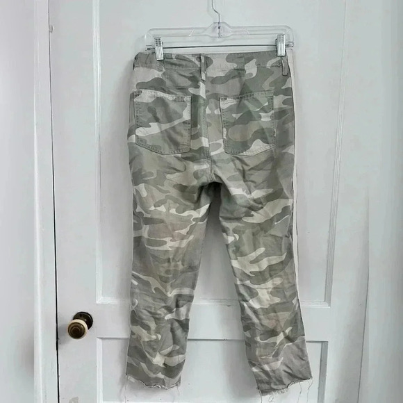 MOTHER DENIM
THE SHAKER CHOP CROP FRAY LINEN PANTS 
DESERT PRINT Size 27 - Picture 6 of 6